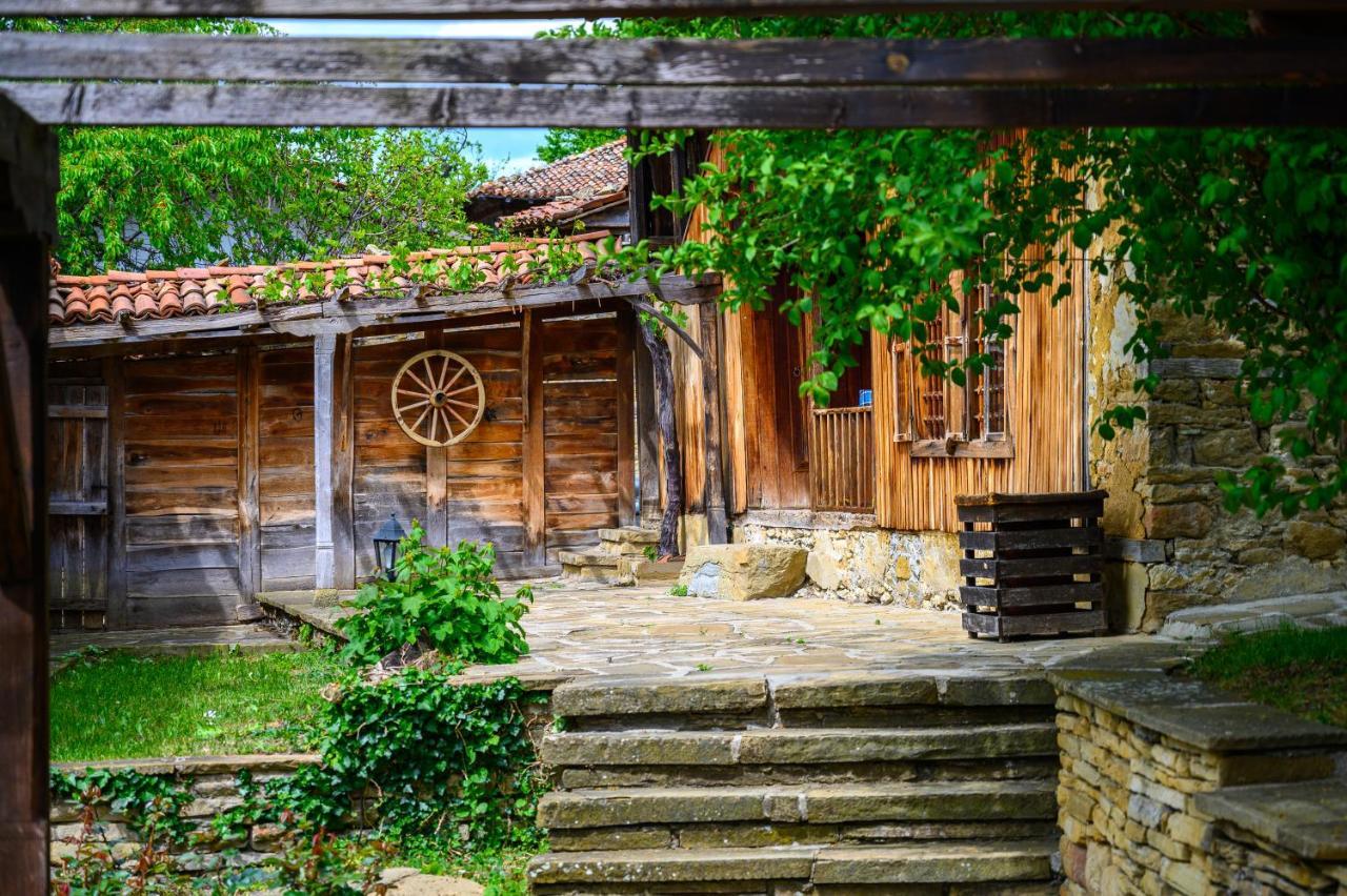 Guest Houses "Zlatna Oresha - Complex" Zheravna Exterior photo