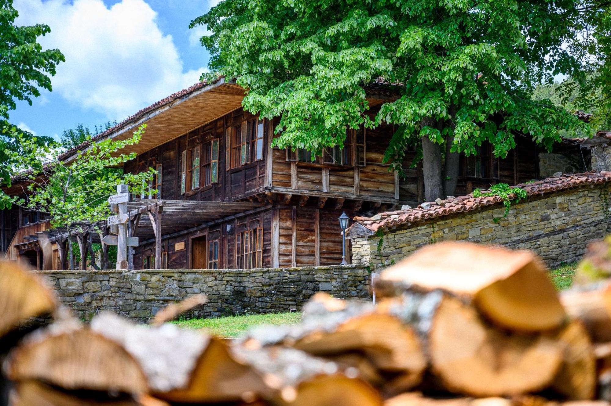 Guest Houses "Zlatna Oresha - Complex" Zheravna Exterior photo